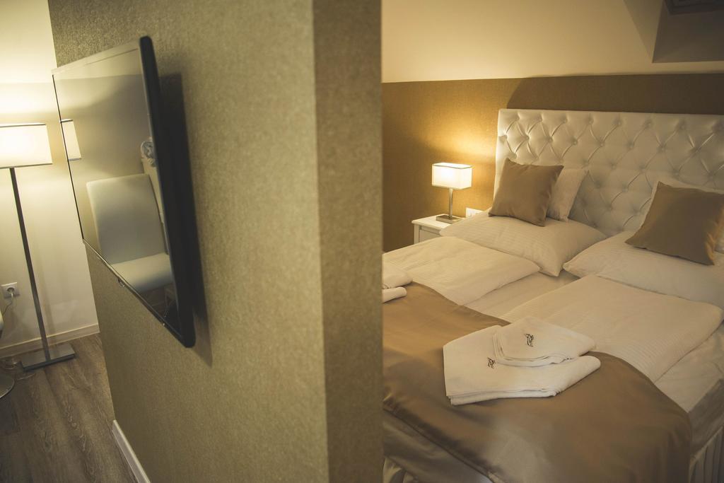 Munkacsy Hotel Bekescsaba Chambre photo