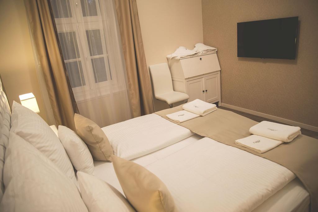 Munkacsy Hotel Bekescsaba Chambre photo